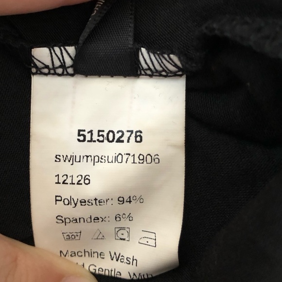 2 for $25🌼 SHEIN Black Keyhole back Halter Romper - Picture 8 of 10